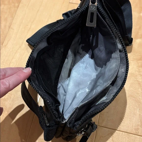 Vintage Black Lululemon Surge Belt Bag - Picture 9 of 15